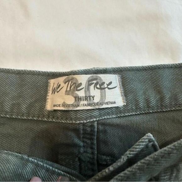 FREE PEOPLE SHORTS - Picture 2 of 4